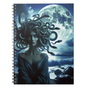 Jonge mooie Medusa bij de Maan & Oceaan Notitieboek