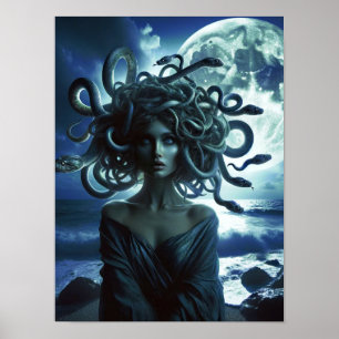 Jonge mooie Medusa bij de Maan & Oceaan Poster