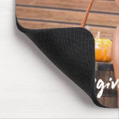 Jonge Native American poseert op houten muur Muismat (Hoek)