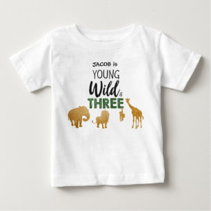 Jonge Wilde en Drie Safari Dieren Jongen Verjaarda