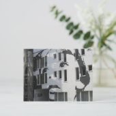 jongen aan de muur briefkaart (Staand voorkant)