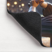 Jongen Afstuderen een vlammende honkbalknuppel Muismat (Hoek)