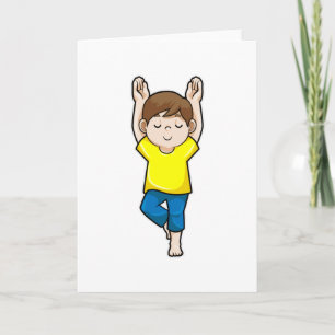 Jongen bij yogastretching oefeningen kaart
