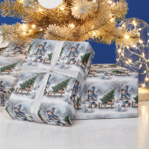 Jongen die een ouderwetse slee trekt met dennenboo cadeaupapier