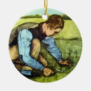 Jongen die gras knipt met sikkel door Vincent van Keramisch Ornament