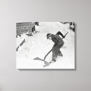 Jongen die sneeuw schept, 1940 canvas afdruk