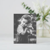 Jongen en kittens briefkaart (Staand voorkant)