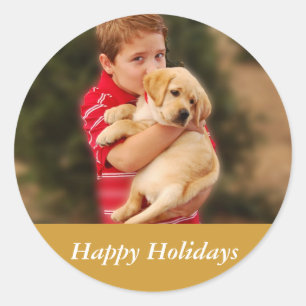 Jongen en nieuwe puppy voor Kerstmis Ronde Sticker