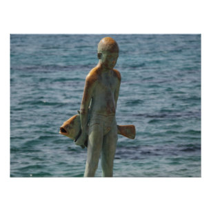 Jongen en zijn Visstandbeeld Paphos kust Perfect Poster