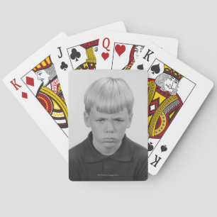 Jongen gezichtsuitdrukkingen pokerkaarten