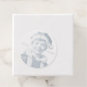 Jongen heeft het kostuum van de kerstman bedankjes labels (Met doos)