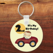 Jongen in Rode Auto 2e Verjaardag Tshirts en gesch Sleutelhanger (Voorkant)