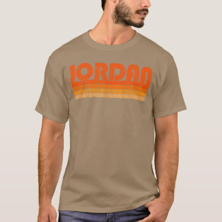 Jongen in vintage grunge stijl t-shirt