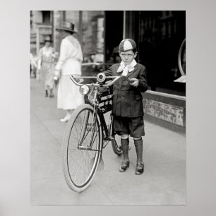 Jongen met een fiets, 1922.  foto poster