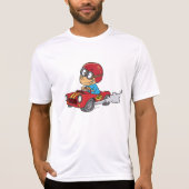 Jongen rijdt rode raceauto t-shirt (Voorkant)