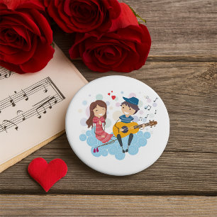 Jongen speelt gitaar voor Girl Love and Music Ronde Button 7,6 Cm