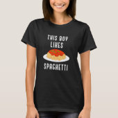 Jongen ziet pastaafjes die spaghetti eten eten t-shirt (Voorkant)