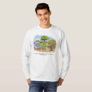 Jongens door het lange shirt dat van de