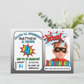 Jongens Foto Superheld 4e verjaardag Uitnodiging (Staand voorkant)