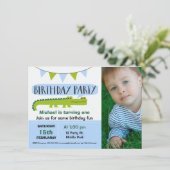 Jongens moderne alligator verjaardagsuitnodiging kaart (Staand voorkant)