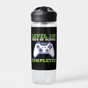 Jongens niveau 100 dagen van de school voltooid waterfles