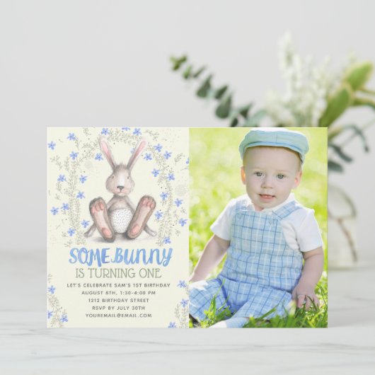 Jongens Some Bunny Foto Eerste Verjaardagsfeestje Kaart (Staand voorkant)
