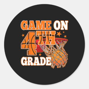 Jongens spel op 4e klas basketbal terug naar schoo ronde sticker