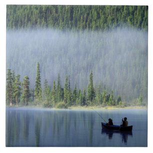 Jongens vissen op Waterfowl Lake, Banff National Tegeltje