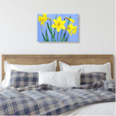 Jonquilles jaunes sur impression de toile bleue (Insitu(Chambre))
