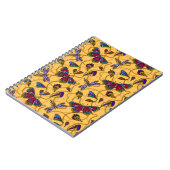 Joodvlinders en libellen op geel notitieboek (Linkerzijde)