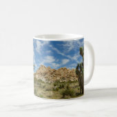 Joshua Trees en Blue Sky woestijnlandschap Koffiemok (Voorkant rechts)