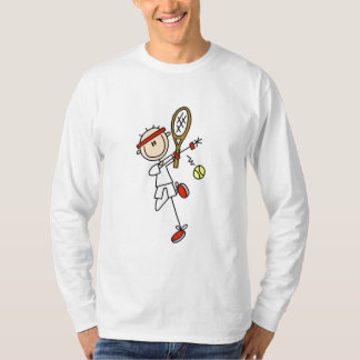 Joueur de tennis avec des T-shirts et des cadeaux