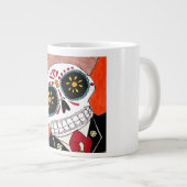 Jour de la tasse de café enorme morte (Devant droit)