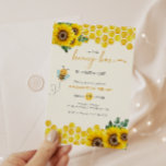 Jour de l'abeille Anniversaire Baby Boy Invitation<br><div class="desc">Enfant garçon audacieux et amusant toute invitation d'âge avec le tournesol et peigne de miel design et motif sur le dos.</div>