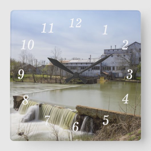 Jour Du Printemps À Ozark Mill Horloge Mur (Recto)