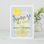 Jour Lemonade Jar Invitation Anniversaire (Debout devant)