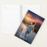 Jour quotidien moderne hebdomadaire annuel | Ajout<br><div class="desc">Magnifique planificateur / calendrier personnalisé moderne.  Customisez-le en ajoutant votre photo,  image,  image avec option pour ajouter un nom ou un message.  Parfait pour l'école,  les affaires,  ou personnel.</div>