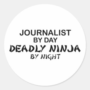 Journalist Deadly Ninja bij nacht Ronde Sticker