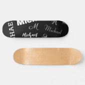 Jouw naam en monogram aangepast patroonzwart skateboard (Horizontaal)