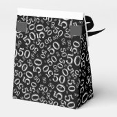Jouw tekst 50th Birthday Number Pattern Black/Whit Bedankdoosjes (Achterkant)