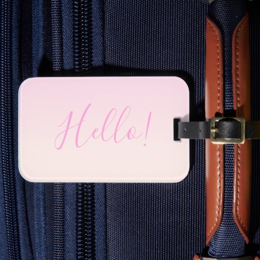 Jouw tekst | Elegant Script & Zachte Blush Roze Om Bagagelabel (Voorkant Insitu 4)
