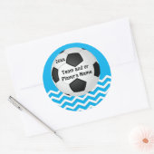 Jouw tekst en Team Kleuren Chevron Voetbal Sticker (Envelop)