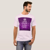 Jouw tekst over "Keep Calm" op Paarse racegevechte T-shirt (Voorkant volledig)
