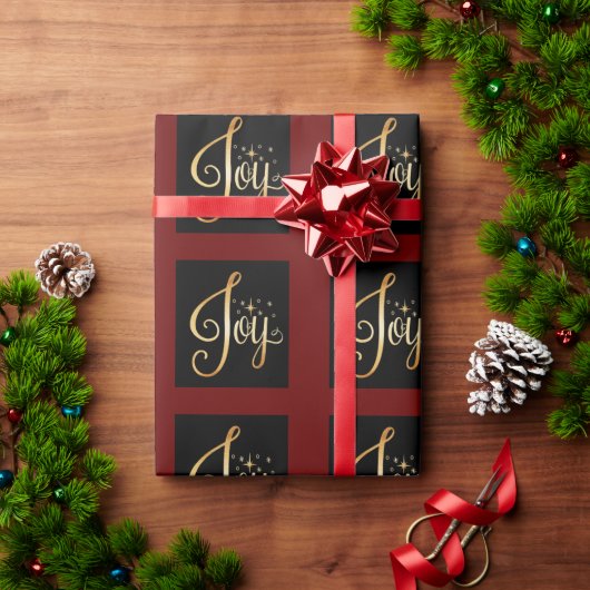 "Joy" Black Red Gold Script Elegant Holiday Cadeaupapier (Feestdagen Geschenken)