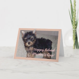 Joyeuse carte de chiot du Yorkshire Belated Mother