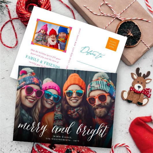 Joyeuse et lumineuse carte postale de photo de