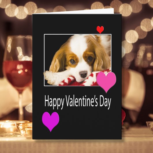 Joyeuse Saint-Valentin avec cœurs et carte de chie
