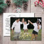 Joyeuses Vacances Grande Photo Lettre de Noël Or<br><div class="desc">Envoyez des voeux de vacances spéciales avec cette carte postale festive avec "happy holiday" dans une police de typographie dessinée à la main en véritable feuille d'or - mise contre votre photo personnalisée. Ajoutez facilement votre propre salutation de vacances dactylographiée à l'arrière ou supprimez la note pour laisser de l'espace...</div>