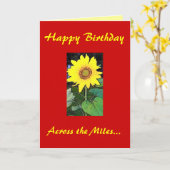 Joyeux anniversaire ! À travers la carte de voeux (Fleur jaune)