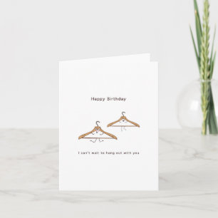 Joyeux anniversaire. Carte d'anniversaire. Hangers